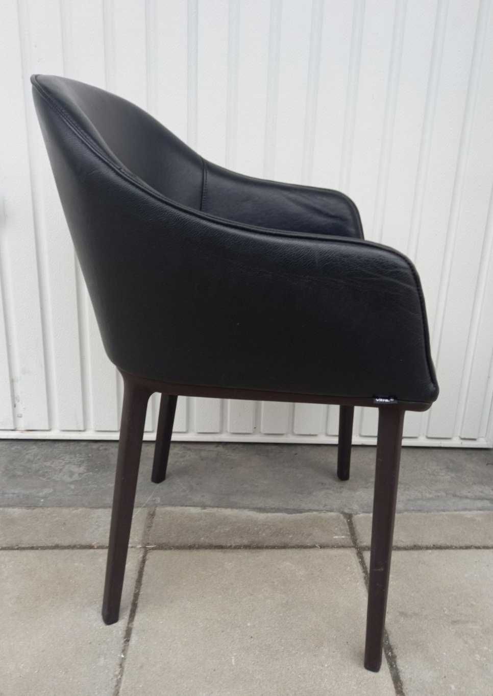 Стилен Дизайнерски кожен стол Vitra Softshell Chair