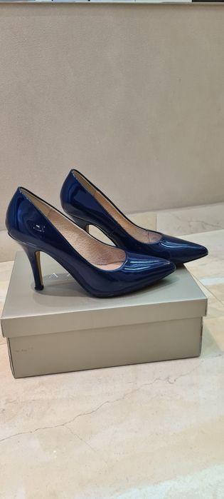 Елегантни дамски обувки