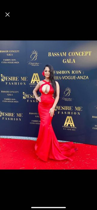 Vand rochie 1000 lei