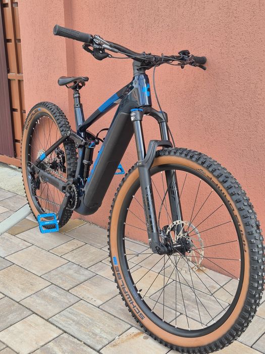Bicicleta electrica carbon Cube emtb