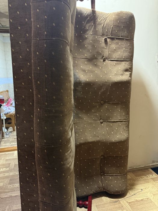 Отдам даром диван