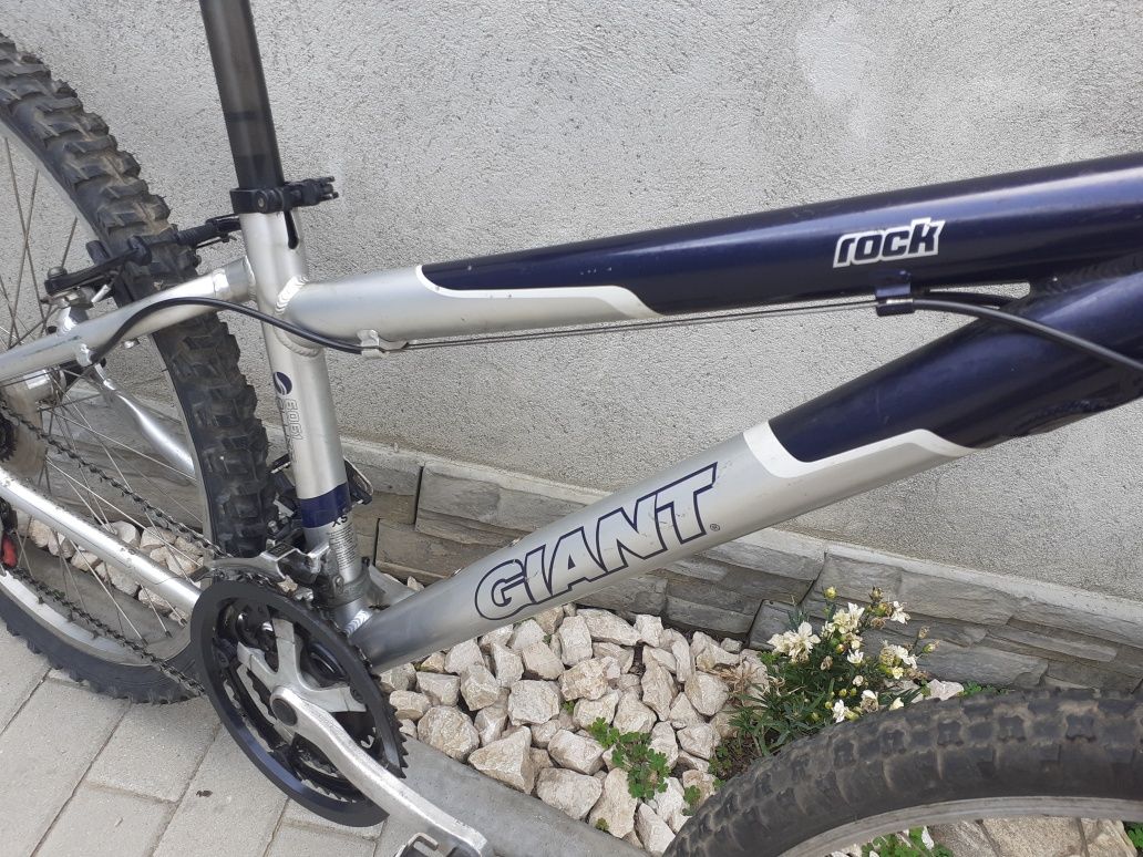 Bicicleta Giant ,din aluminiu , roti 26