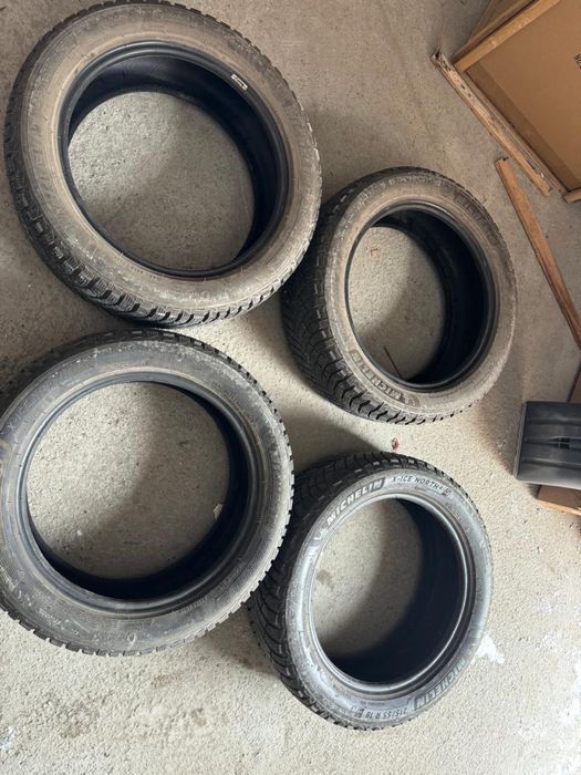 Шины зимние 215х55х18 б/у в нормальном состояние