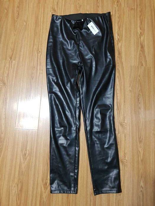 Pantaloni din piele Gina Tricot