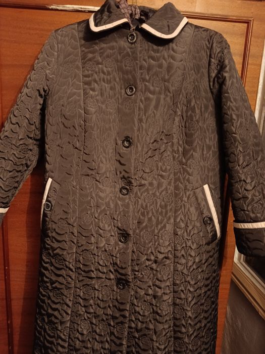 Продам женский осенний плащ.