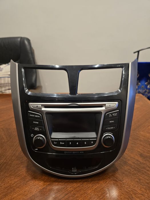 Штатная магнитола с рамкой Hyundai