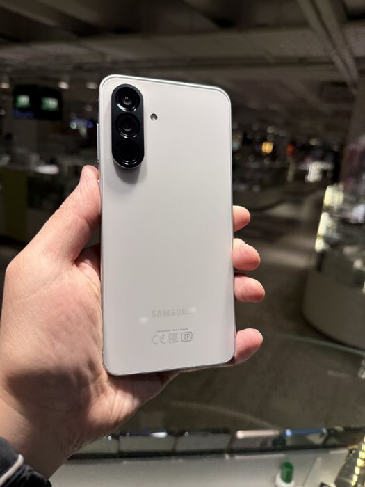 Samsung A56 память 8/128Gb в идеале