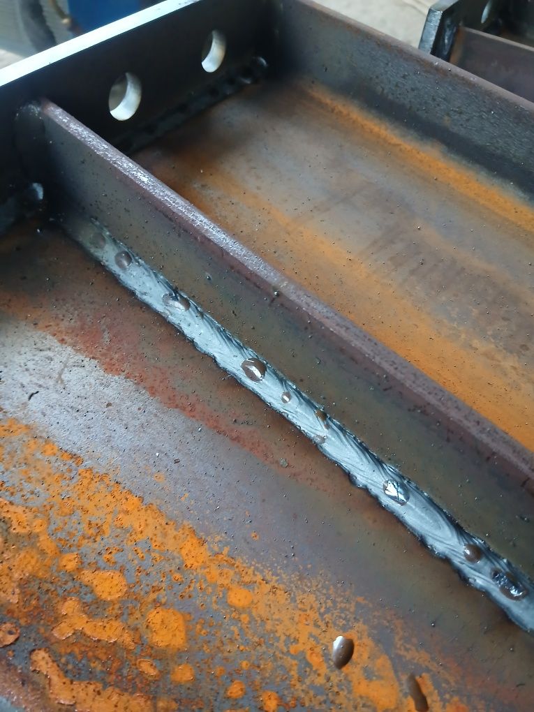 Confecționăm Hale metalice industriale