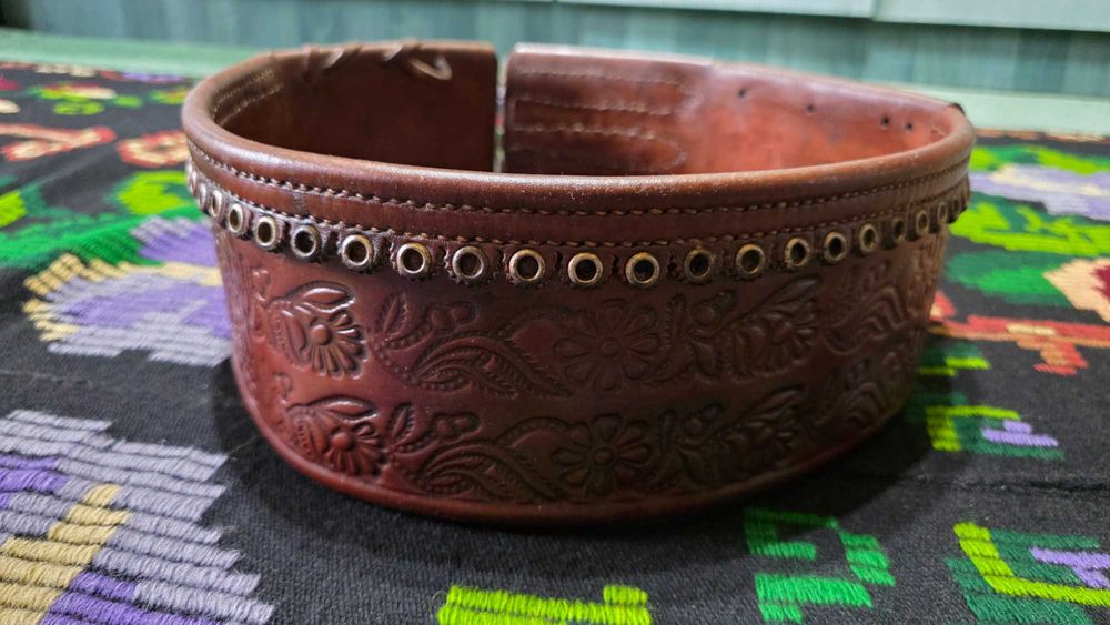 Serpar traditional din piele