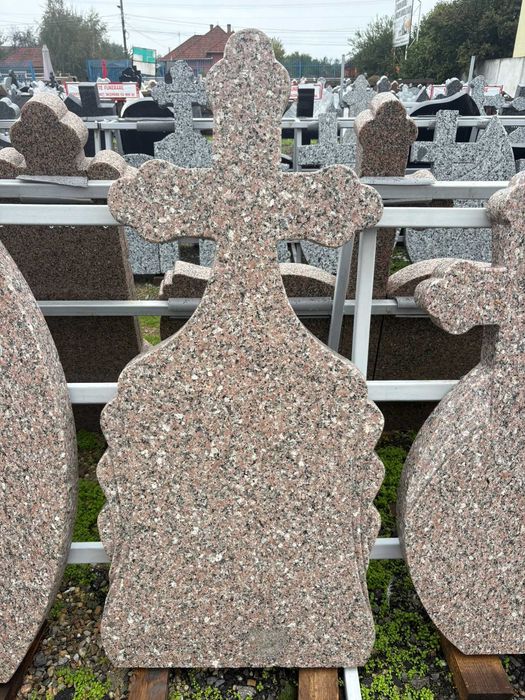 Reducere 15%  monumente funerare granit