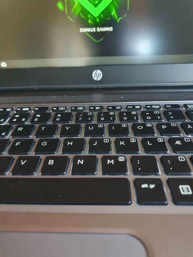 Lenovo Yoga 307 si HP Elitebook folio 1040