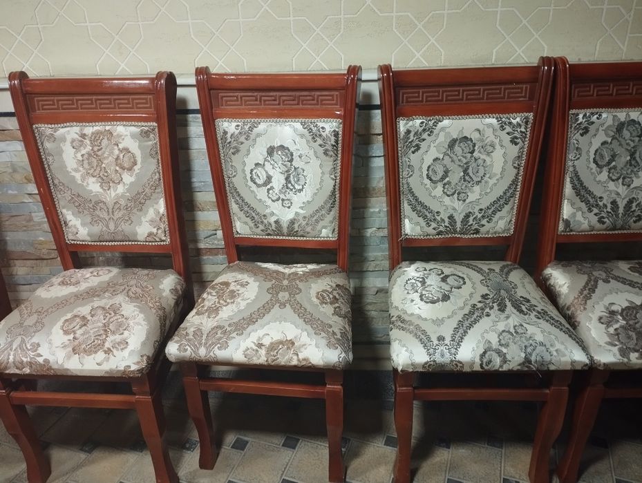 Stullar sotiladi 50 ta bor chehoʻlari yengide turupdi