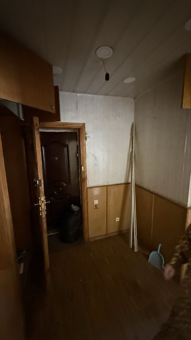 Продается своя квартира на Бадамзаре 2/4/4