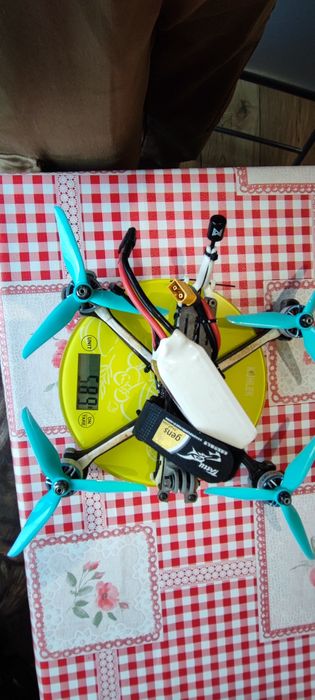 Продавам 5 inch FPV дрон 4s DJI