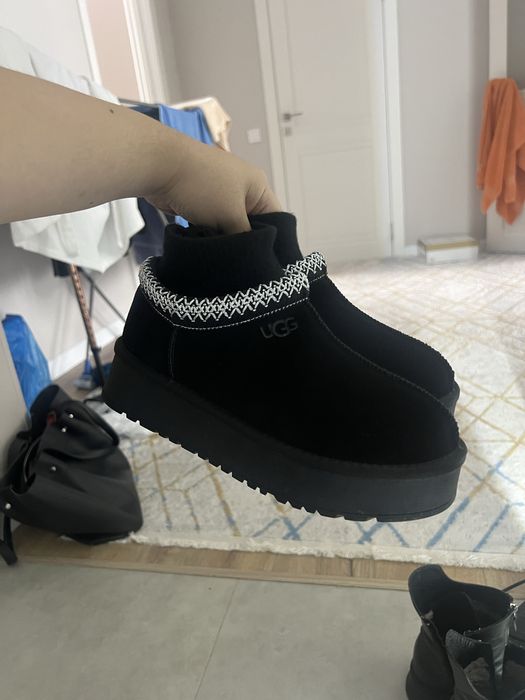 Продам угги натуралку