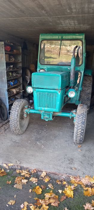 Tractor UTB 445 cu cabina