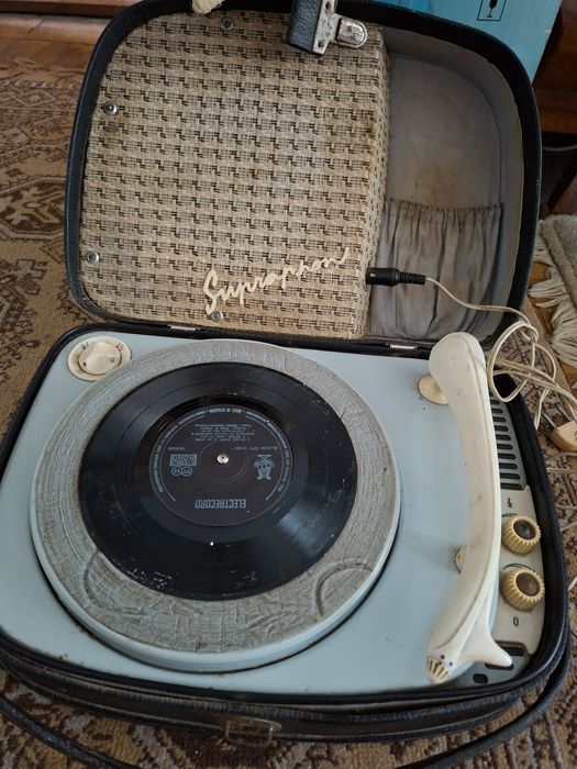 Pick-up Retro Portabil Tesla Supraphon GE 080 de colectie din anii '60
