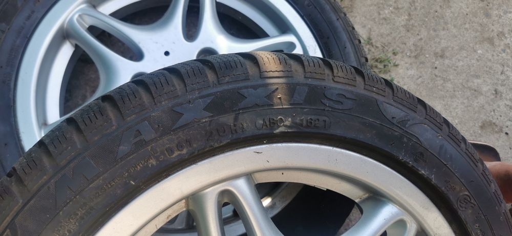 Алуминиеви джанти със зимни гуми MAXXIS 15 цола за SMART