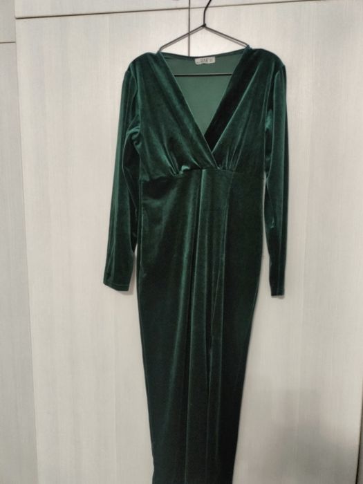 Продам платье велюровое