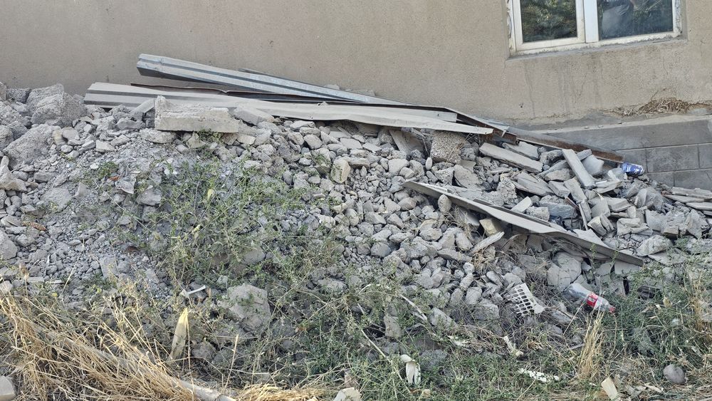 Тош, бетон бўлаклари бор сотиладиган келиштириб берворами