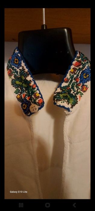 Cămașă/ ie /rochie tradițională cusuta manual cu margele