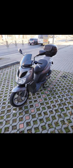 Vând Aprilia Sport City 125cm