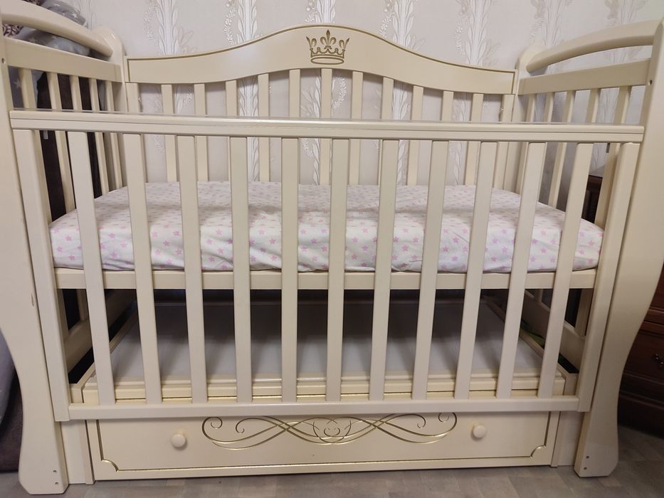 Детская кроватка
