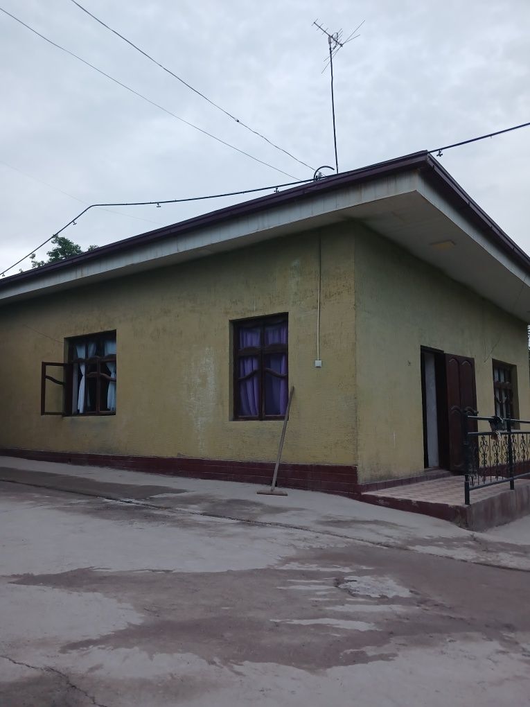 Hovli uy sotiladi срочно