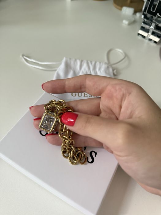 Отигинална гривна Guess