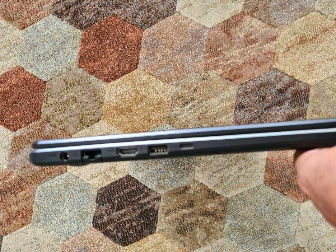 Laptop Asus VivoBook X505ZA