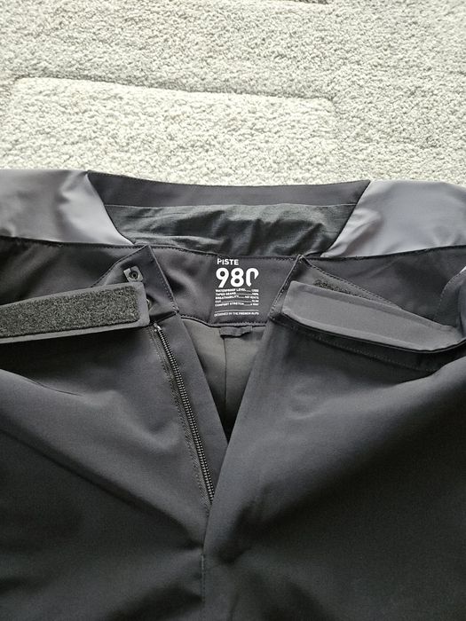 vând geacă și pantaloni de schi pentru bărbați