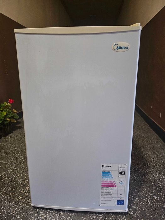 Работещ Хладилник Midеа в отлично състояние