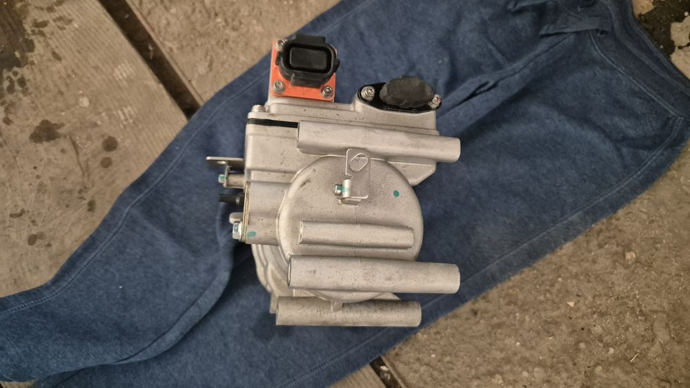 Compresor dacia spring piese dezmembrez aripi bara clima ușa uși