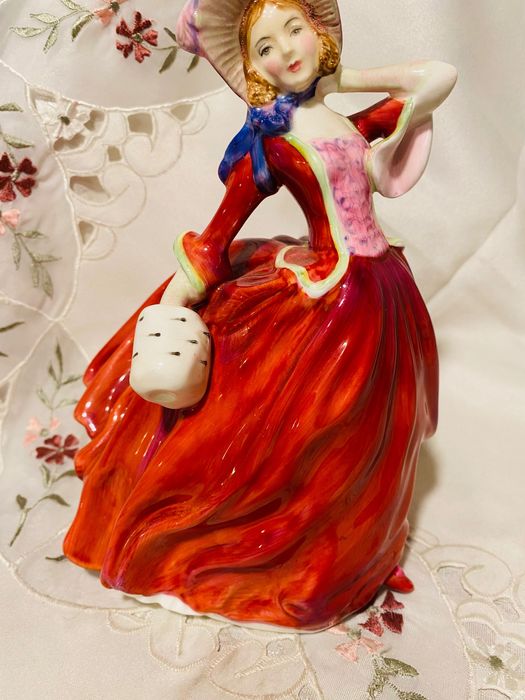 порцеланова статуетка