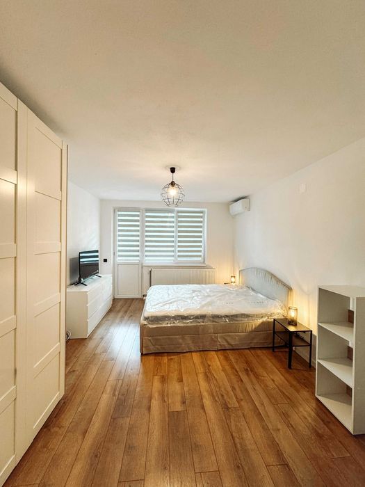 Ofer spre închiriere apartament cu 2 camere la 2 min de UMF și spital