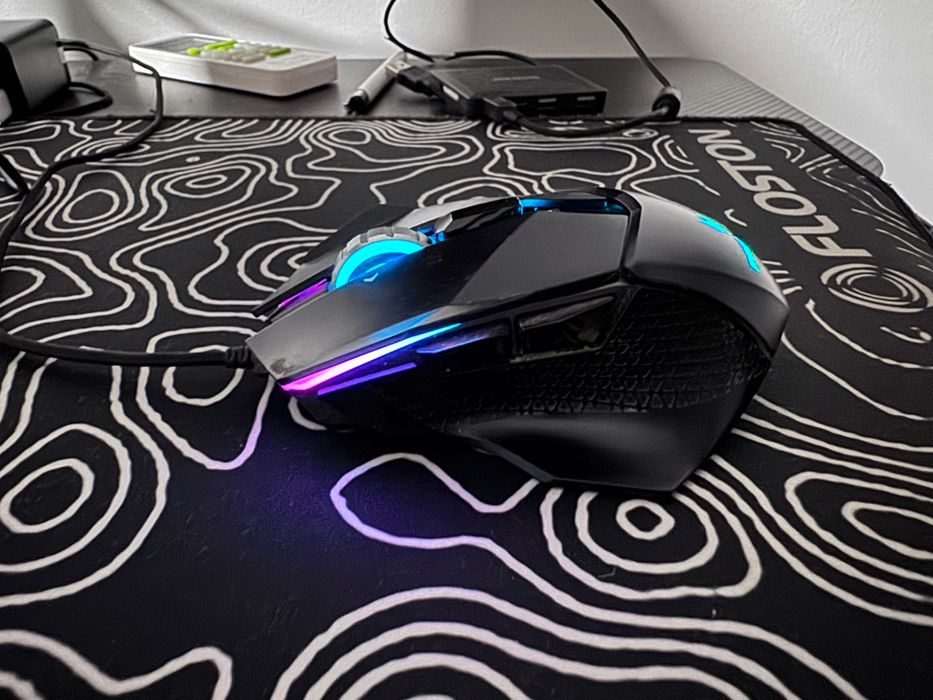 Ofertă setup de gaming complet! Unitate+2monitoare+birou+perif+scaun