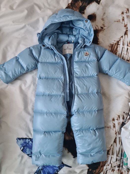 Combinezon Moncler 9-12 luni