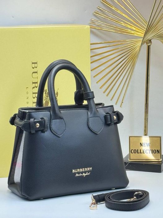 Geanta Burberry noua !!! Dimensiuni 26/18 !!!