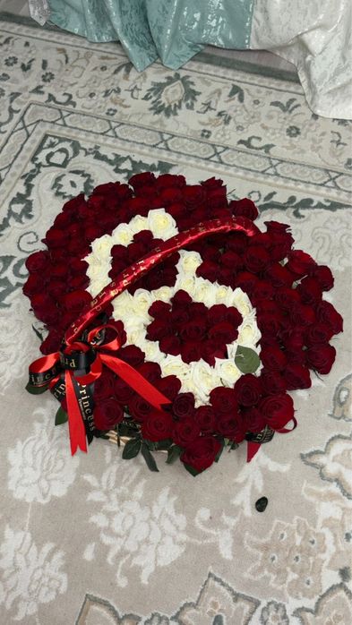 127шт роза букет