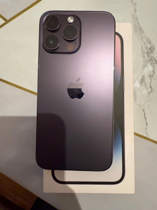 Продам Айфон 14 про макс