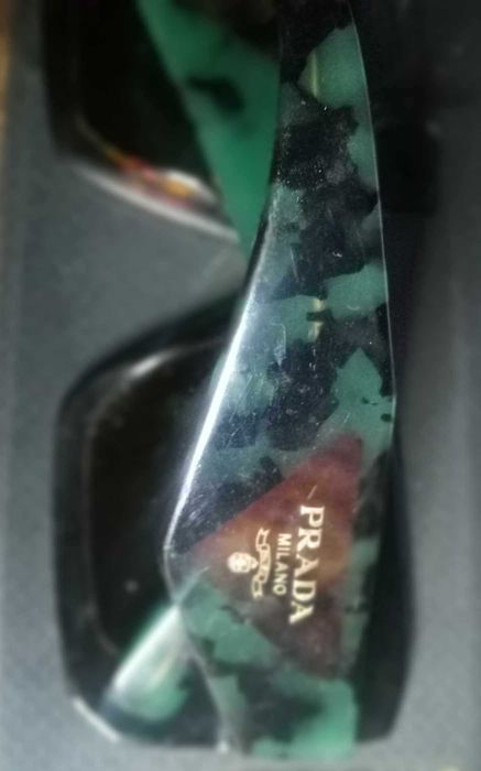 Слънчеви дамски очила Prada