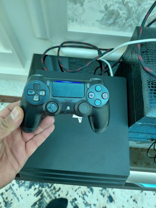 PlayStation 4 pro 1Tbli