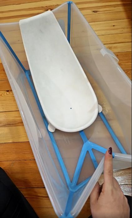 Вана Stokke с подложка за новородено