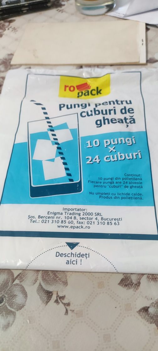 Pungi pentru cuburi de gheata, 240 cuburi, noi, sigilate