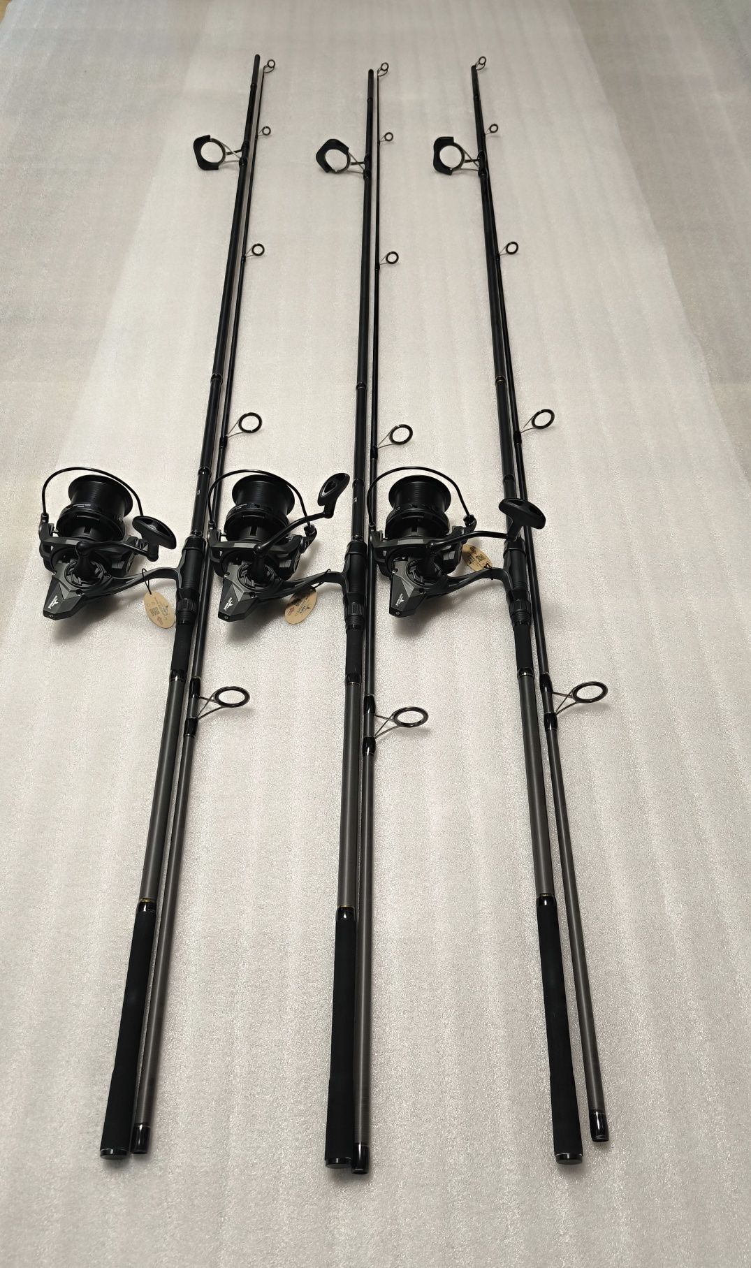 SET 3 Lansete EastShark EBISU CARP 3.90 m 3.75LBS + 3 Mulinete 10000