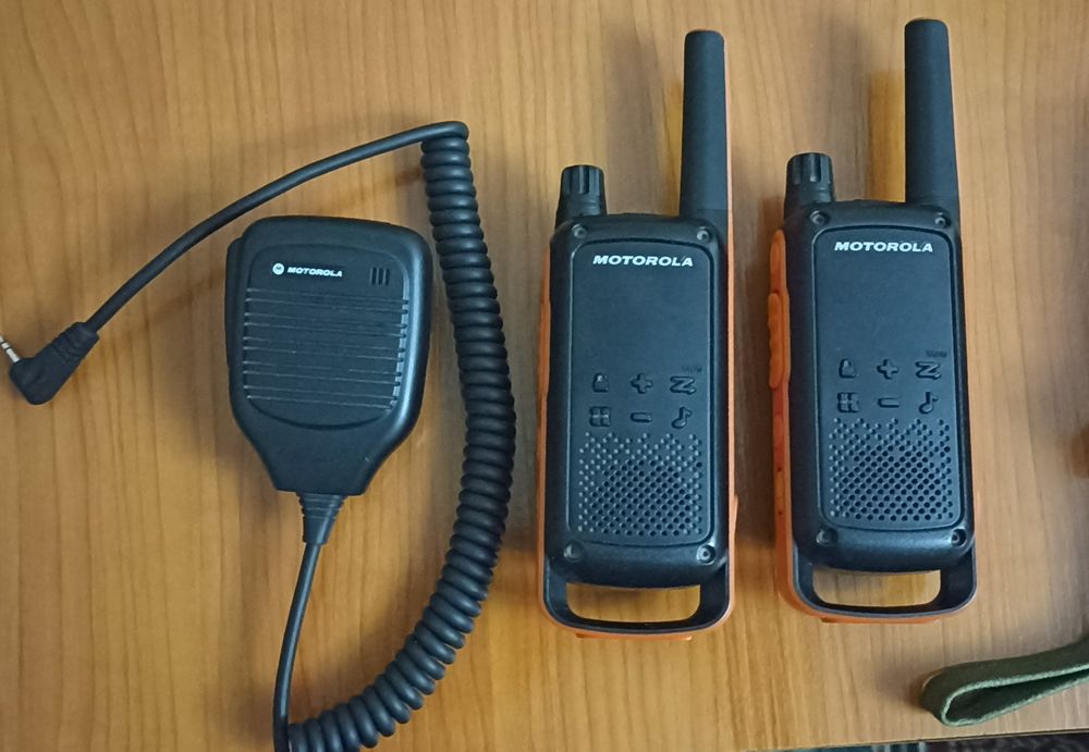 Продам рацию Motorola T82