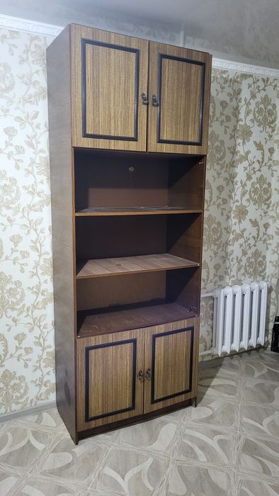 Отдам шкафы и комод