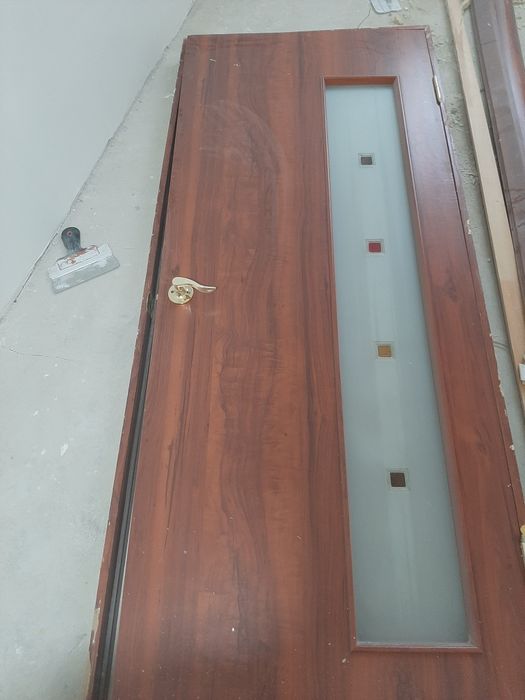 Продам двери срочно!