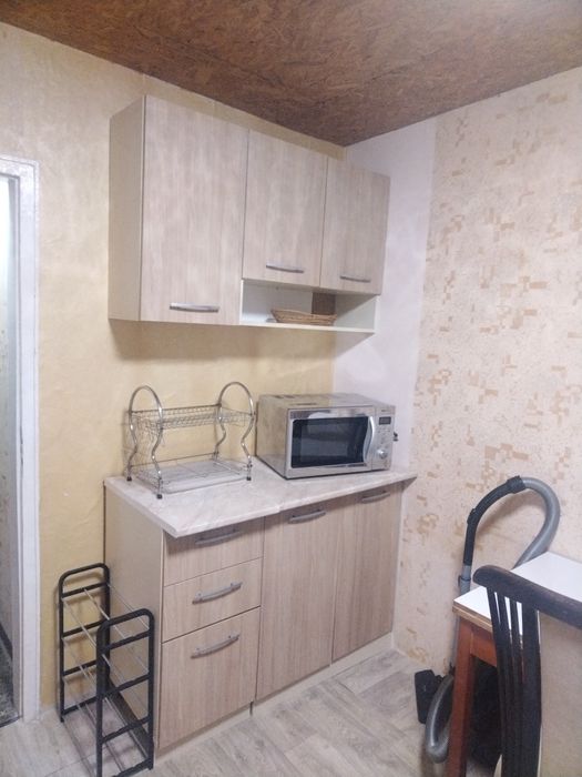 Собственик дава под наем обзаведена боксионера гр.ВАРНА  кв.Левски
кв.