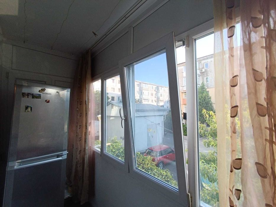 Semidecomandat 3 camere Craiovița, pers. Fizica EXCLUS AGENTII